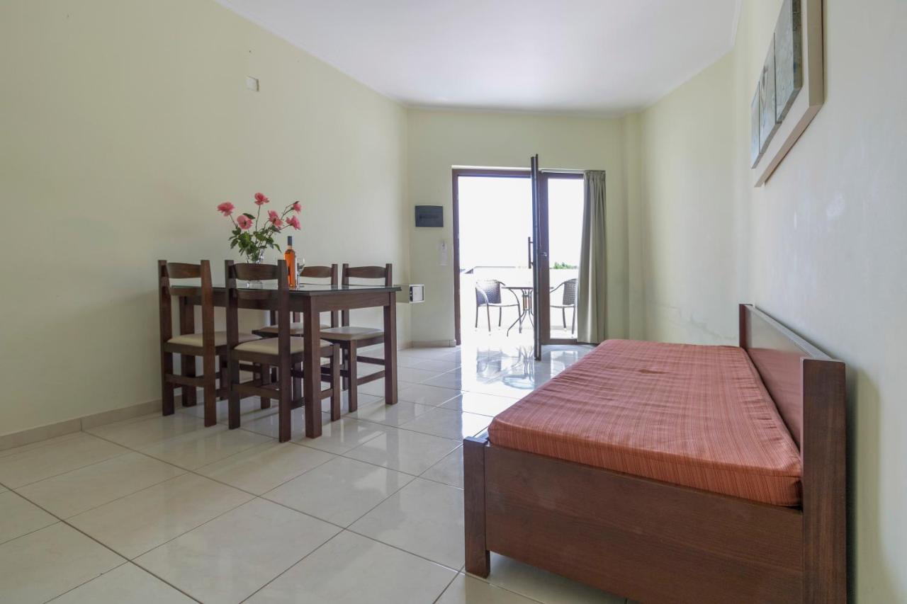 Sandy Suites Kalamaki Esterno foto