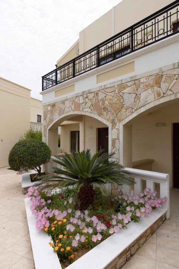 Sandy Suites Kalamaki Esterno foto
