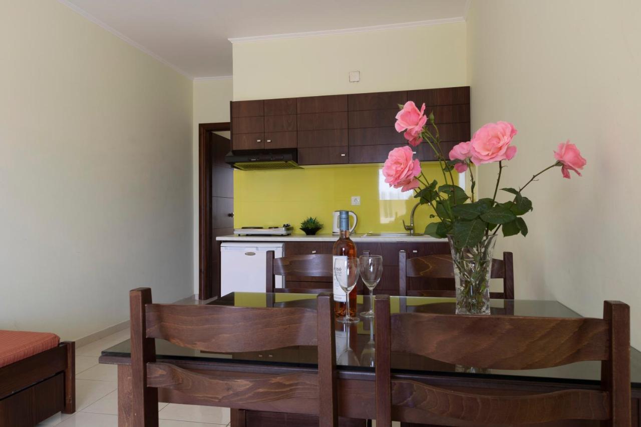 Sandy Suites Kalamaki Esterno foto