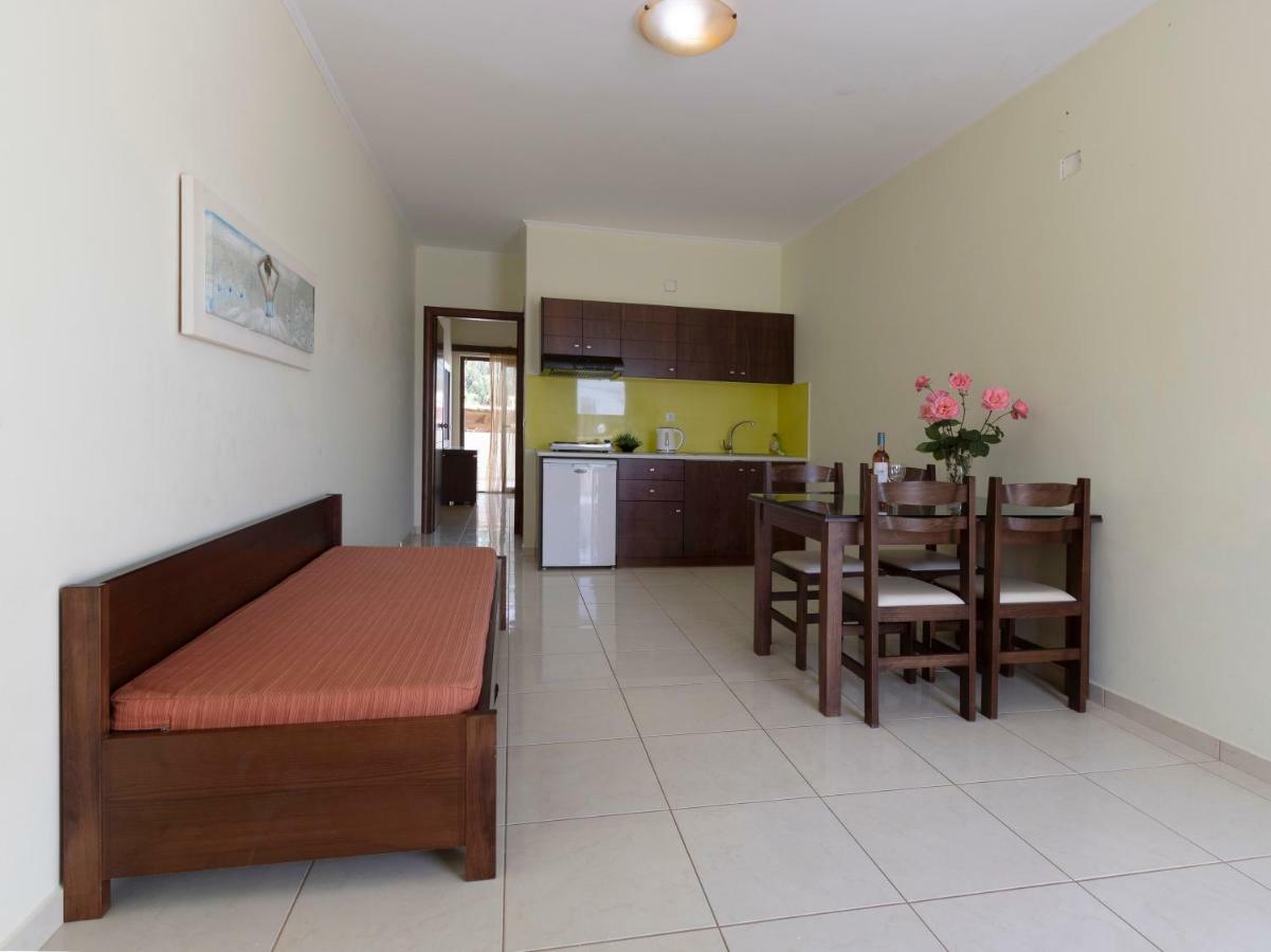Sandy Suites Kalamaki Esterno foto