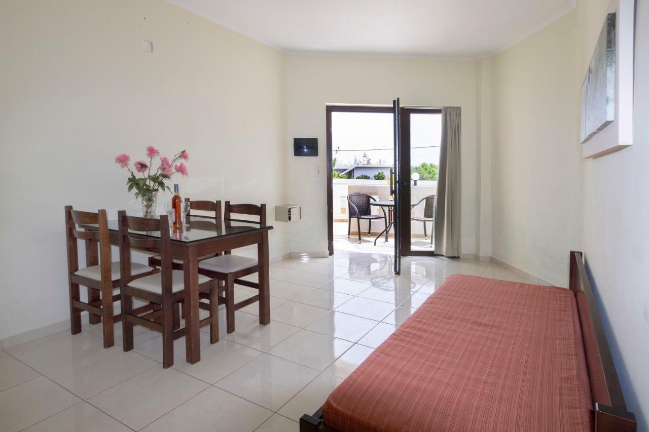 Sandy Suites Kalamaki Esterno foto